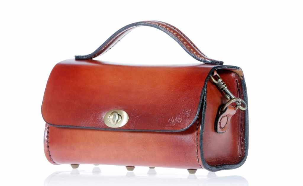 Sac à main "p'tit rond fauve" en cuir Sac à main "p'tit rond fauve" en cuir