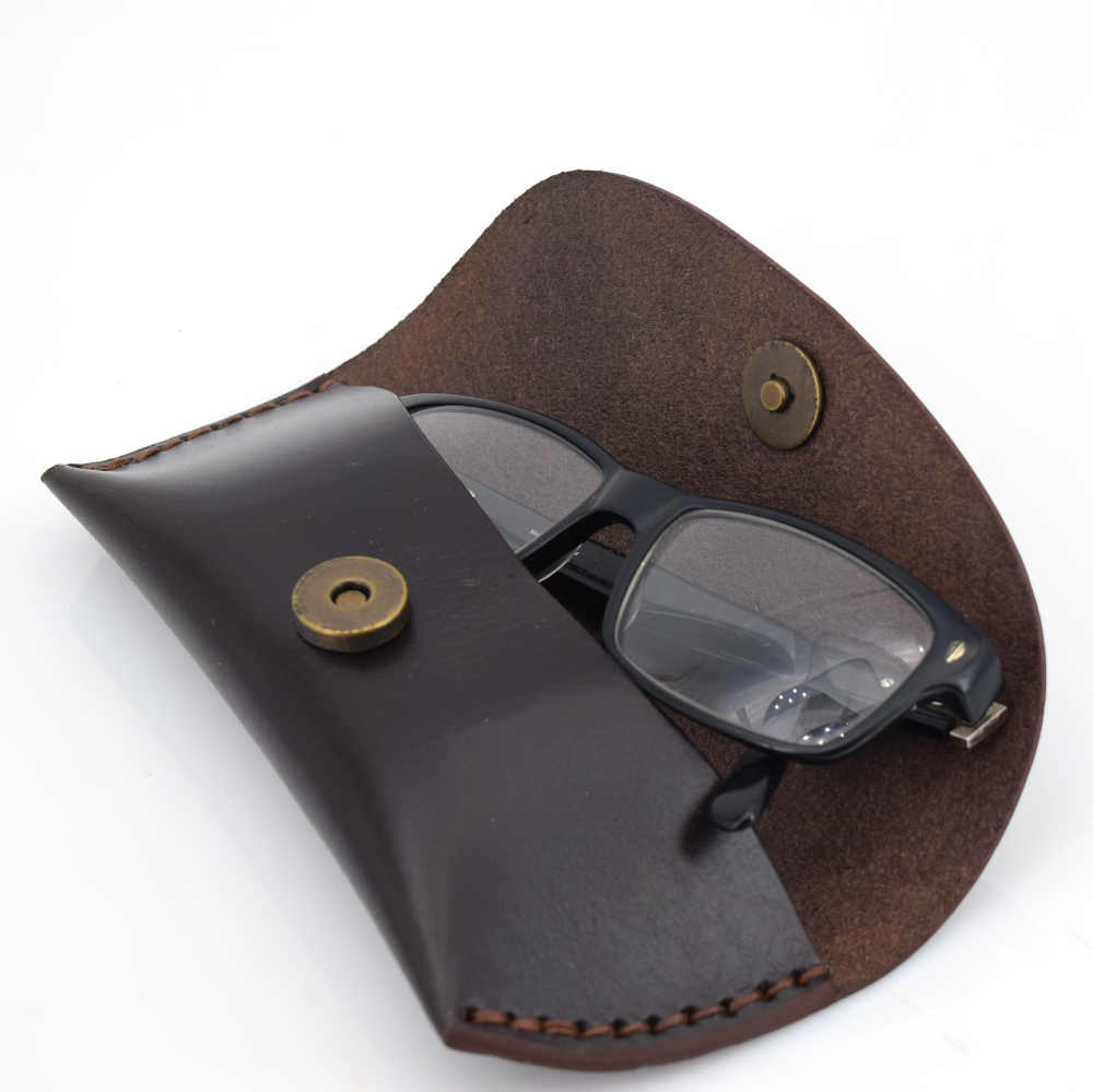 Etui à lunettes en cuir marron chocolat - Cuirs Ney