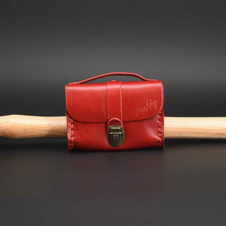 Porte-monnaie en cuir rouge de type "Cartable"