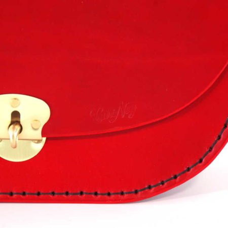 Sac femme à bandoulière en cuir rouge "Coeur"