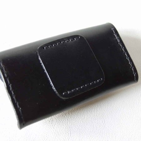 Pochette en cuir noir pour smartphone