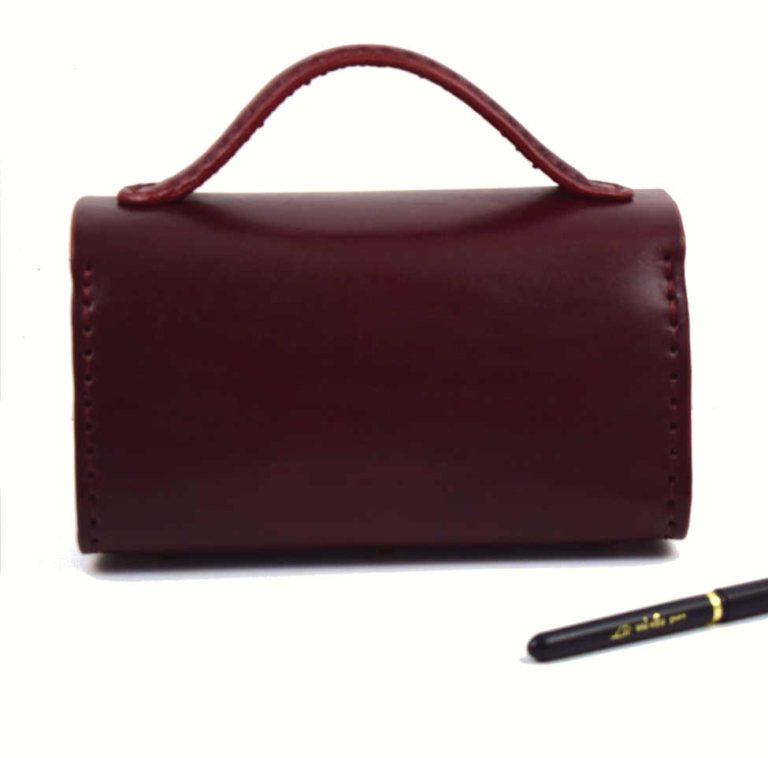 Sac à Main Bordeaux Et Noir En Cuir D'agneau Matelassé - Pochette à Bride - Occasion