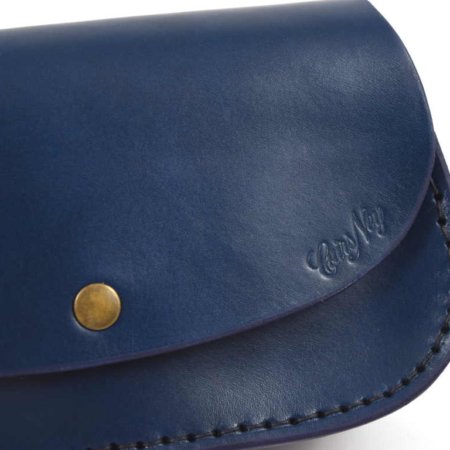 Sac bleu marine en cuir avec bandoulière "Ava"