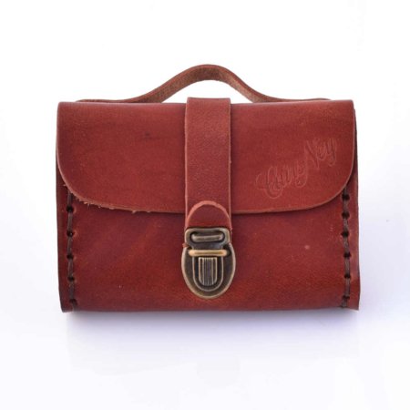 Porte monnaie en cuir marron fauve de type "Cartable"