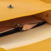 Sac jaune en cuir à bandoulière "Cerise"