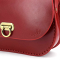 Sac pour femme à bandoulière "Baume" - en cuir rouge