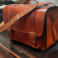 Grande sacoche en cuir pour homme avec bandoulière et poignée