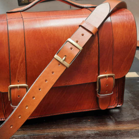 Grande sacoche en cuir pour homme avec bandoulière et poignée