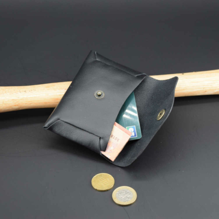 Porte-monnaie sans couture en cuir noir - simple et efficace !